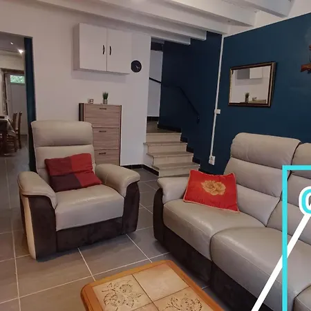 Holiday home Charmante Maison De Village T3 Renovee Et Son Jardin Revel (Haute-Garonne)