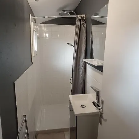 Σπίτι διακοπών Charmante Maison De Village T3 Renovee Et Son Jardin